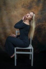 Piotr937 Miejsce: Studio-Atelier, Rozbórz, 2025
Pracownia fotografii studyjnej - własna. Scenografie i ustawienia autorskie.
Modelka:: Karina, IG: @k.czerniecka
Osoby zainteresowane podobnymi sesjami zapraszam do kontaktu – IG: @haditpk
