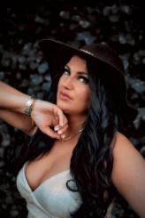 kleopatra83                             Fotograf : Paul O
Modelka : Sandra Weichhaus
Subject : Festhallen
Project : Fashion
Place : Viersen

Pasja to potężna moc, która pozwoli przezwyciężyć wszystkie trudności. Jeśli kochasz to, co robisz, znajdziesz sens swojego życia i ni            