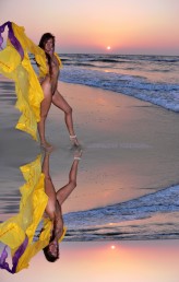 kostekb   CYGANKA 
BAJKOWA Kreacja własnego projektu i wykonania przez Modelkę.
Pokaz mody na plaży  FKK - AWANGARDA -2000