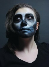 RAVEN Makijaż Halloween

Model: Emilia Osiekowicz
MUA:  @gosia_sobczak_rak

Miejsce : Akademia Wizażystyki Maestro 