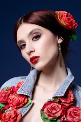 sylwia_makeup_artist Sesja inspirowana Domem Mody Dolce&Gabbana

Studio: Artystyczna Alternatywa
Fot. Emil Kołodziej
