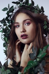MartaMakeupMadness Prześliczna Dominika w zielonych pnączach oraz burgundowo-różowym makijażu :))
Zdjęcia - Alicja Patyk <3 