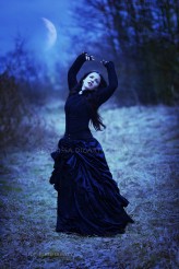 elbereth Dancing in the moonlight....
v 2.0 ;)