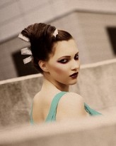 xxxjoannazdwxxx                             fryzjer Robert Kaczmarski/fotograf Jacek Grobelny /wizaż Monika Moskwa/modelka Joanna Aleksandrowicz  
            