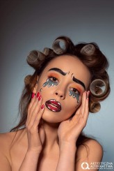 bonitaa Make Up: Aleksandra Szyszka
Fot: Adrianna Sołtys
Szkoła Wizażu i Stylizacji Artystyczna Alternatywa