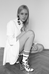 sylwia_wolska POSE for FGUK Magazine 
Kasia Janczuk @ Wave Models
Photo Eryk Dobrychlop
Style Sylwia Wolska