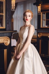 BrandMeUp suknia: La Lucienne Royal Collection 2017
modelka: Marta
MakeUp: Agnieszka Ogrodniczak IMAGO
Wnętrze: Hotel Dana Szczecin