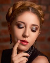 ZlodziejCzasuMake-Up                             Zdjęcia; Paweł Szyja 
Modelka: Ewelina Janik
Fryzura: Adam Korek
Makijaż: Kasia Dziewit czyli ja            