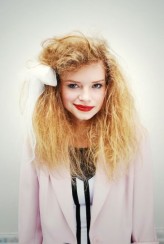 carycacatrina sesja do Dilemmas magazine Nr wrzesień/październik 2010. Zdjęcia: Sylwia Kiertowicz, stylizacja: S.Kiertowicz i Katarzyna Karpowicz, modelka: Weronika Gos, Makijaż: Katarzyna Pudłowska (ja).