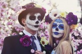 moooneykills Blog z artystycznymi sesjami zdjęciowymi.
http://moooneykills.blogspot.com/2015/05/sugar-skull-wedding.html