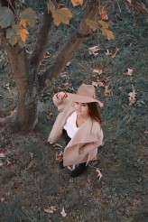 AEWF modelka: 
https://www.instagram.com/bluegiuliett/