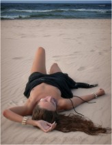 kostekb                             PIANO, PIANISIMO Letni Sen na plaży
- z cyklu Nimfy w  romantycznych morskich opowieściach 

SZESTNASTKA 3x - Jubileuszowe Kadry             