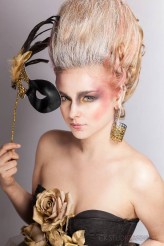_e_m_a_ Praca Dyplomowa- Kier. Fryzjerstwo

Photo: CK STUDIO PHOTOGRAPHY
Model: Ana
Mak-up, Hair, Styl: Ema Make-up Artist