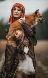 YouWantItDarker                             Lisia Panna
Cosplay Triss Merigold z gry Wiedźmin:Dziki Gon 

Fot. Koniokrad'ka fotoobiektywnie 

We współpracy z Hodowlą Lisów Petfox            