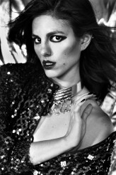 elfu photographer & style: Simona Marchaj
model & make up: Kelly Fleming