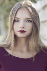 Konto usunięte                             Modelka: Julia Gawlik
Make-up: Dominika Grabiec
Photo: Izioszek Fotografia            