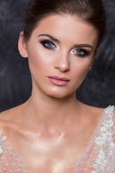 nsol Wedding glam!
MAKE-UP TRENDY 02/2018

www.nataliasolnica.com

mua/ Joanna Sośnicka Make-up
model/ Julia Ciesielska
hair/ Paula Kupc
dress/ Gosia Motas
