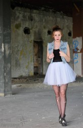 _Mywwow                             'Ilu kochała i trzymała w obięciach, złośliwi, mówili na nią niewinna'            