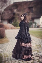 Gotwear Fotograf: Aneta Pawska - Enchanted Stories, modelka: Kasia M., fascynator: Veil.pl
