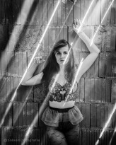 BobieniFotografia                             Ania w urbexowym klimacie             