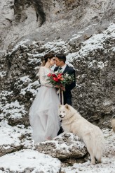 Bogdann Sesja powstała w ramach WedCamp, który odbył się w dniach 11-12.02.2018 w Turówka Hotel & SPA****

Organizacja i pomysł: Wedding Alchemy by Valentina
Fotograf: LMFOTO.PL
Film: Marry Me Studio
Dekoracje: BeDeko-kwiatowe atelier Anna Ber