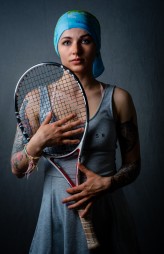 RobertGolebiewskiFotograf To było jeszcze przed sukcesami polskiej młodej tenistki. Uznałem, że dobrze będzie ograć z Anną ten rekwizyt na potrzeby reklamowe.