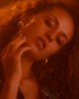 rjb-visuals                             Laura engelmann Playmate roku 2025
OOC            