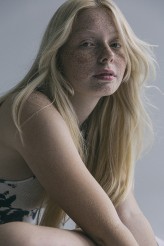 MagdalenaJarych Model: @jv.k4   / @embassymodels