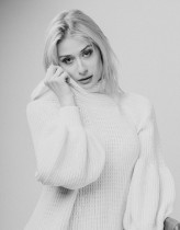 ars Nathalie, studio shot