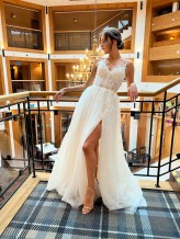 Natalijjjja Pokaz mody ślubnej 05.11.2022 

miejsce: @chochołowydwor
organizator: @decowedding.pl
suknie ślubne: @asti_wedding_dress
Make up: @martazaporowskamake_up
Fryzura: @magik.art.jewelery
