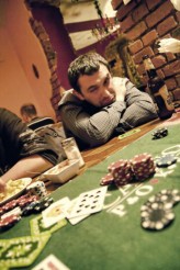varith Twarz prawdziwego pokerzysty! :D

[fot. T. Kosmala - www.noide.digart.pl]