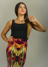 grzegorzz Modelka Sylwia, zdjęcie z sesji promujące3j kolekcję sukienek zakładów Krawieckich "Alexa"