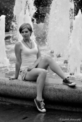 elizabethphotography                             Marta na fontannie II            