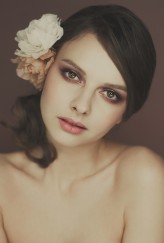 vouk_picture                             Fotograf/Retuszer: Dominika Dąbkowska

Modelka: Patrycja Wdówik

Makijaż/Styl: Ewelina Ścibor            