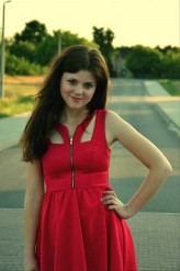 madleene Klasyczny czerwień - sukienka River Island
delikatny makijaż , dobry fotograf :) Co myślicie ..?