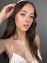 alexazarzycka Bridal makeup model