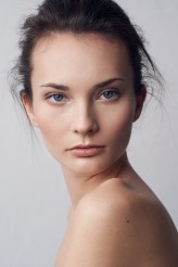 agako                             Beauty natural: Marysia | Charme de La Mode
MUA: Anna Murias            