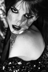 elfu photographer & style: Simona Marchaj
model & make up: Kelly Fleming