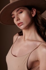 Makeupwithkejti Model: Magdalena Nowak
Fot.: Kamil Syczuk
