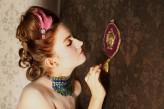 mar-tula                             Modelka Ela Osińska
Stylizacja na grzech pychę i epokę barok,
 sukienka, makijaż i fryzura mojego autorstwa :)             