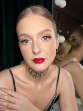 DominikaKierzkowska zdjęcie i makijaż: https://www.instagram.com/mikachr
https://www.instagram.com/klodawa.mikachr.studio
włosy: https://www.instagram.com/iga.grabowskaa