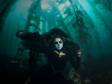 arf #Halloween session during Sharjah Xposure International Photography Festival with Phase One, big thanks for HotColdRental model amazing Giselle styling and mua Kate Doman #underwater #underwatersession #underwatershoot #underwaterphotographer #under