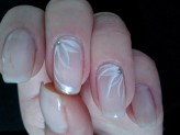 ive0n naturalne -pomalowane lakierem do paznokci:)