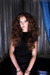 KlaudiiG Model: Klaudia Guzik 
Hair: Karolina Sztachelska
Foto: Tomasz Bielka
MUA: Honorata Pawlak
Production: AtelieRPotomski