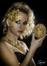 MichalskaMakeUp Sesja fotograficzna &quot;Woman in gold&quot;