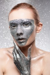 majaprenkiewicz Editorial for Make-Up Trendy.
GLITTER Space Face
Model: Katerina Paciećko
Photo: Paweł Pietrzyk
