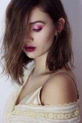 MartaMakeupMadness Prześliczna Dominika w burgundowo-różowym makijażu :))
Zdjęcia - Alicja Patyk <3 