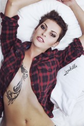 Lentille_Studio Modelka: Joanna Forembska
Makeup: Izabela Piękoś
Foto: Kuba Zembroń