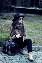 Jeess http://outfitjess.blogspot.com/

https://www.facebook.com/pages/Outfit-Jess/438009006282445?fref=ts