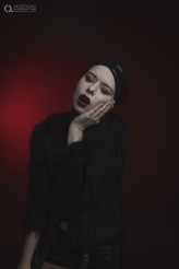 lwphotomodel laurawojewoda
Inspired by @alexandermcqueen 
Make-up @tyrdis_97 
Foto @mimolek 